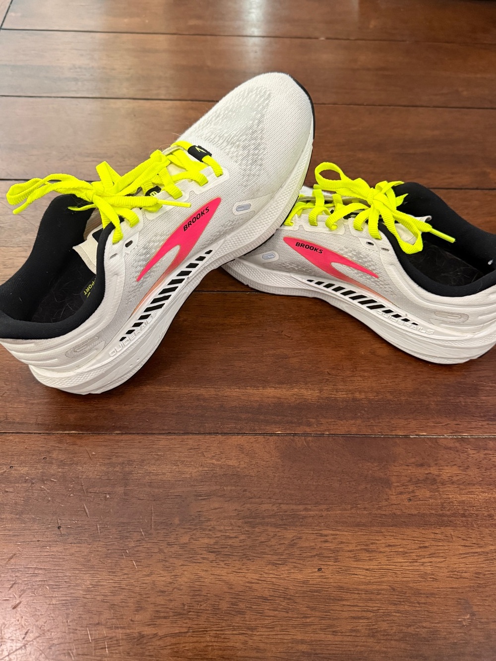 Brooks Women’s Launch GTS 9 Neon Colorway - Picture 2 of 8